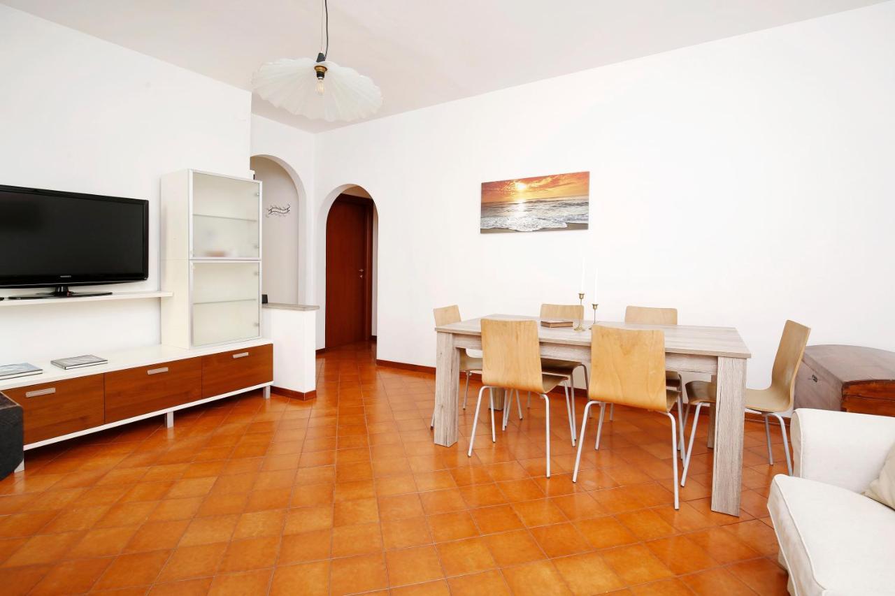 Appartamenti Diffusi Di Villa Fiorita Con Accesso Alle Piscine Della Struttura Principale Cattolica Exterior foto