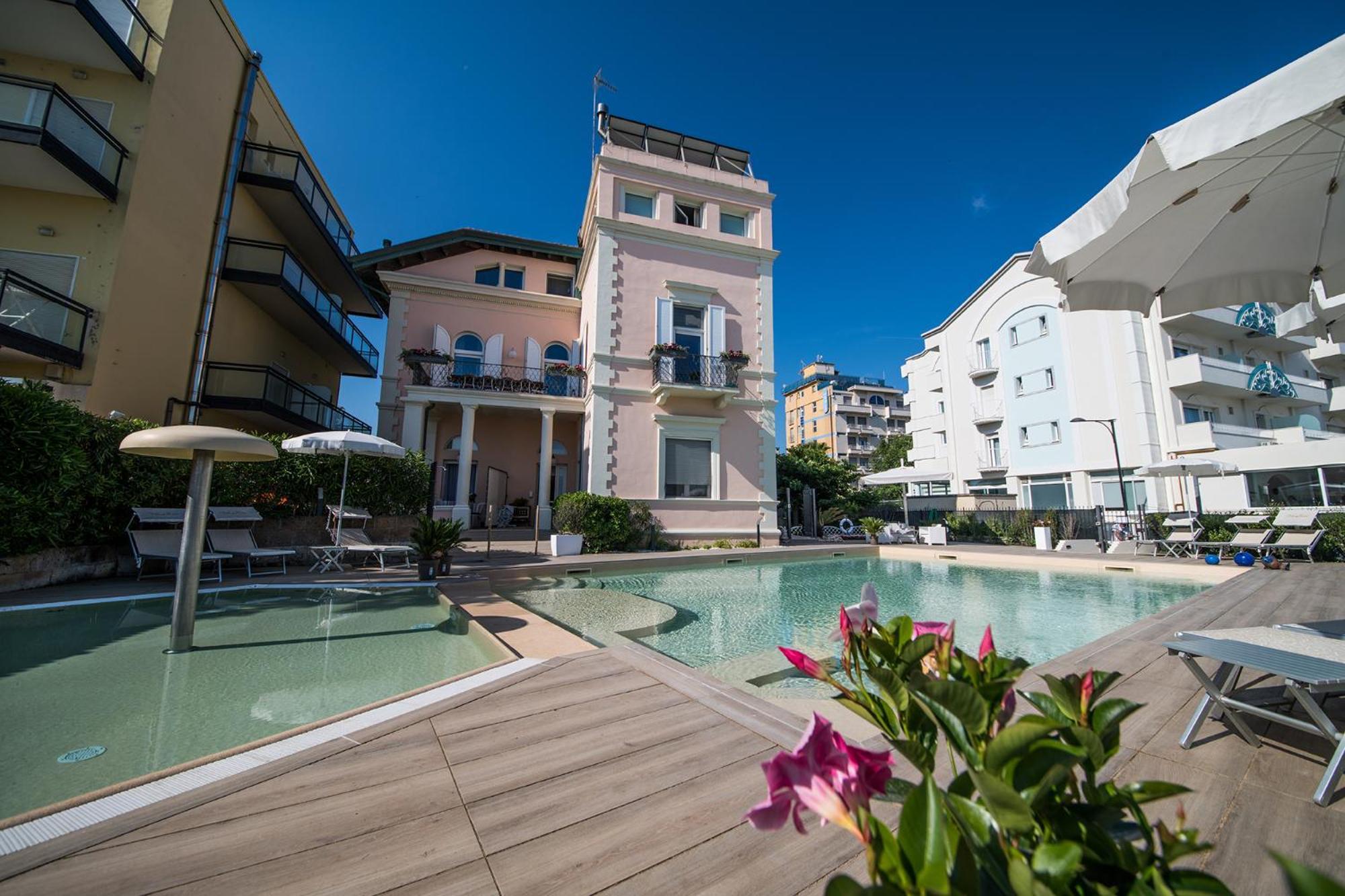 Appartamenti Diffusi Di Villa Fiorita Con Accesso Alle Piscine Della Struttura Principale Cattolica Exterior foto