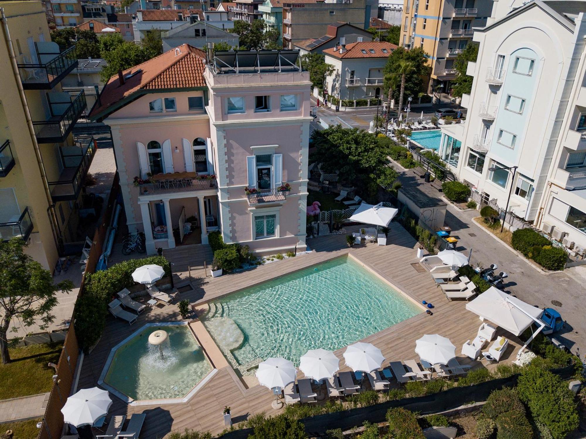 Appartamenti Diffusi Di Villa Fiorita Con Accesso Alle Piscine Della Struttura Principale Cattolica Exterior foto